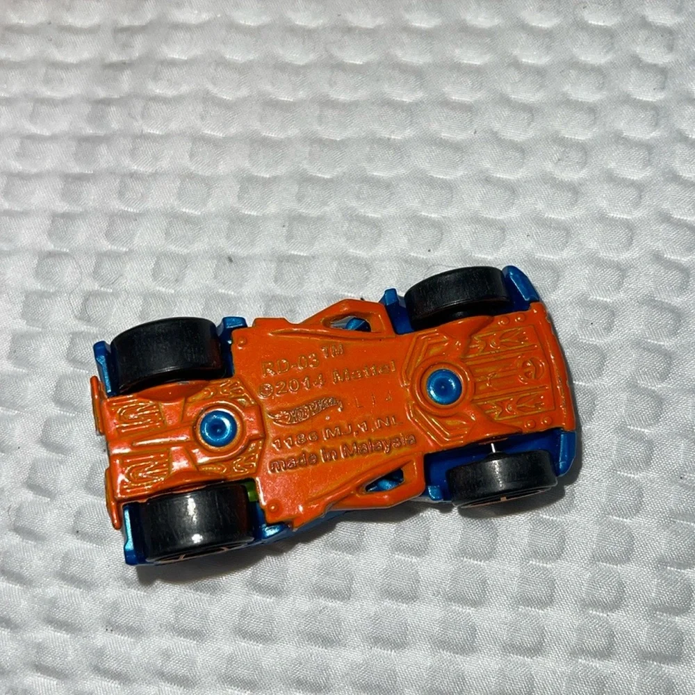 2014 Mattel Hot Wheels RD-03 Cast Model Race Car Blue With Orange And Lime Green